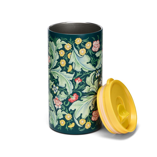 Featuring an Arts & Crafts pattern, the travel cup is made of insulating stainless steel.